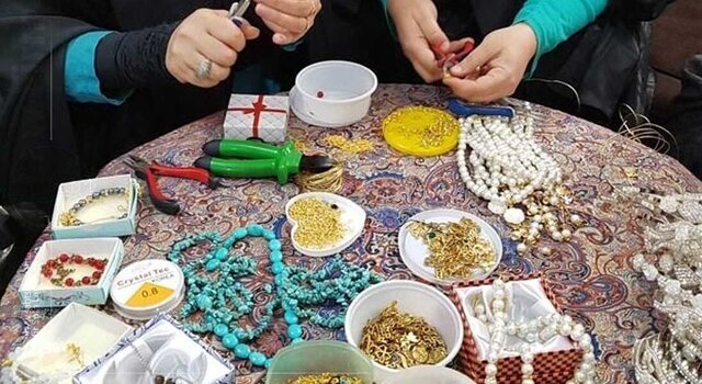 فضای مجازی، بستری متنوع در اشتغال خانگی بانوان مازندارن