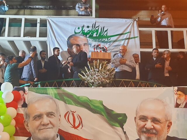 ظریف: قدرت چه مزهای دارد که حاضرید بنیان نظام را زیر سوال ببرید؟