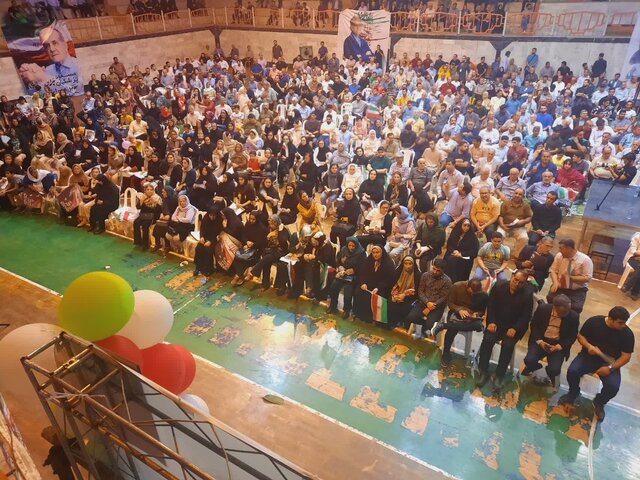 ظریف: قدرت چه مزهای دارد که حاضرید بنیان نظام را زیر سوال ببرید؟