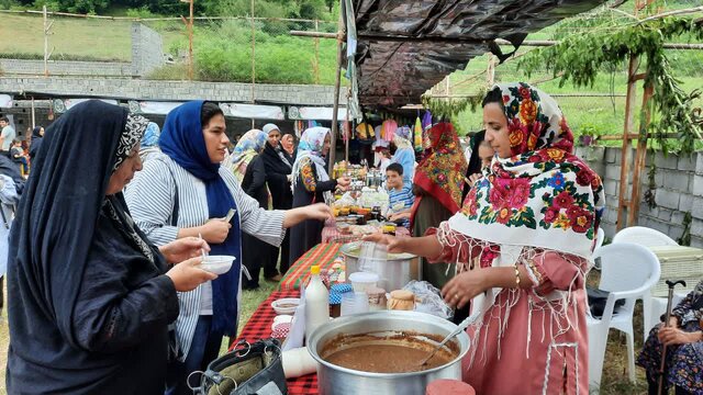 بزرگترین بازارچه محلی تولیدات زنان روستایی آمل گشایش یافت