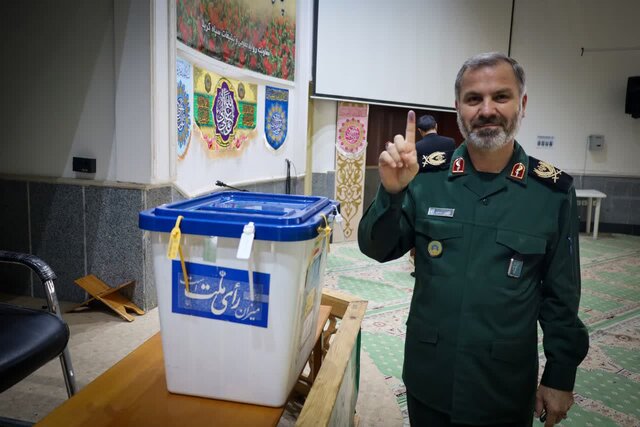 هر کسی علاقمند به ایران قوی و سربلند است در انتخابات شرکت کند