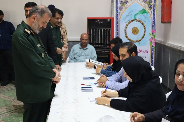 هر کسی علاقمند به ایران قوی و سربلند است در انتخابات شرکت کند