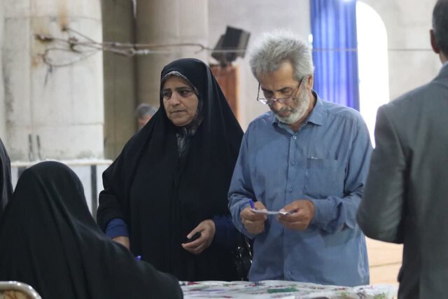 صندوقهای رای مملو از جمعیت محمودآبادیها