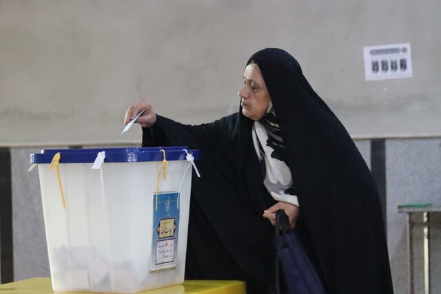 صندوق‌های رای مملو از جمعیت محمودآبادی‌ها