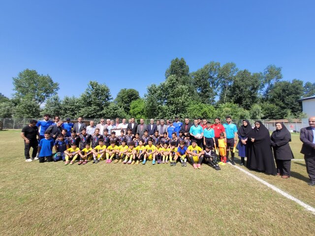 زمین فوتبال شهید کریمی رویان در شهرستان نور به بهرهبرداری رسید