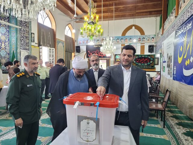 فرماندار نور: مشارکت در انتخابات مشت محکمی بر دهان دشمن است