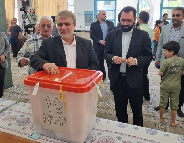 حضور در انتخابات، دشمن را در رسیدن به اهداف ناکام میگذارد حضور در انتخابات، دشمن را در رسیدن به اهداف ناکام میگذارد