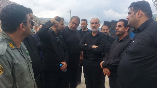 حضور فعالانه آتشنشانهای ۸ شهر مازندران برای مهارآتش عمارت زباله آمل