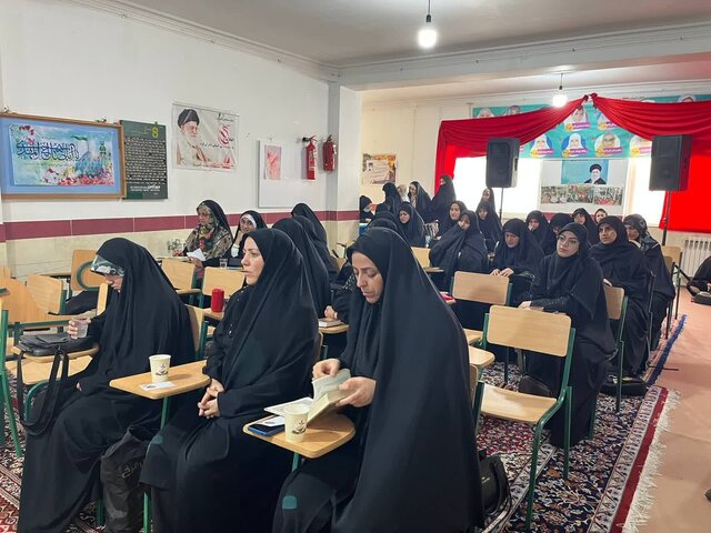 قرآن کتابی کامل که برای همه حوزههای زندگی بشر برنامه دارد