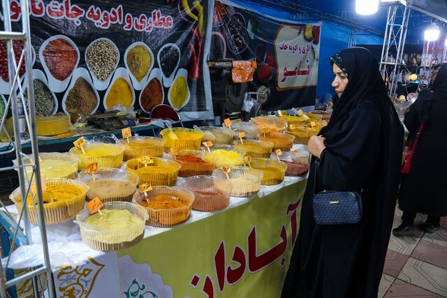 با برپایی ۶۰ غرفه، جشنواره ملی «تمشک» در نکا برگزار شد