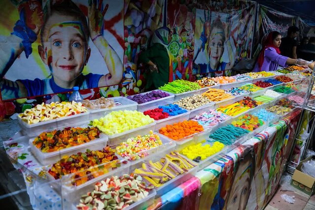 با برپایی ۶۰ غرفه، جشنواره ملی «تمشک» در نکا برگزار شد