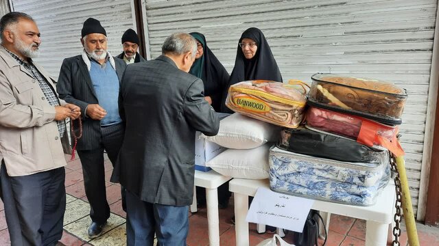 اهدای فیش‌های حج عمره و جواهرت زنان آملی در پویش «ایران همدل»