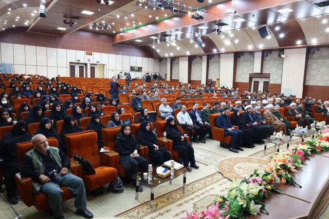 مولفه یک جامعه فرهیخته کتاب و کتابخوانی است