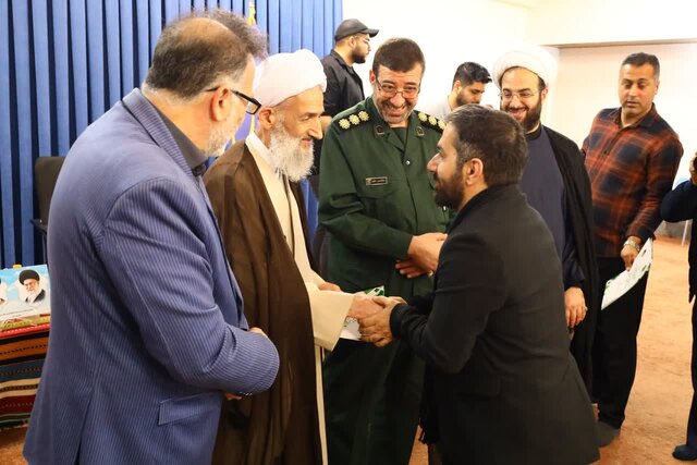 مولفه یک جامعه فرهیخته کتاب و کتابخوانی است