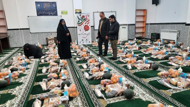 توزیع بستههای معیشتی «یلدای فاطمی» میان نیازمندان آملی توزیع بستههای معیشتی «یلدای فاطمی» میان نیازمندان آملی