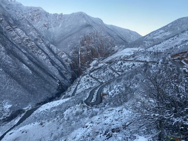 عکس از حسین نیکپیما تردد در محور کندوان عادی و روان است