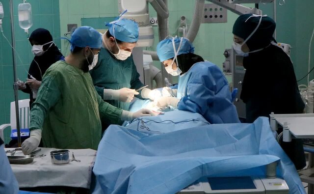 نجات جان بیمار با جراحی پیشرفته و کمتهاجمی در بیمارستان آیتالله روحانی بابل نجات جان بیمار با جراحی پیشرفته و کمتهاجمی در بیمارستان آیتالله روحانی بابل