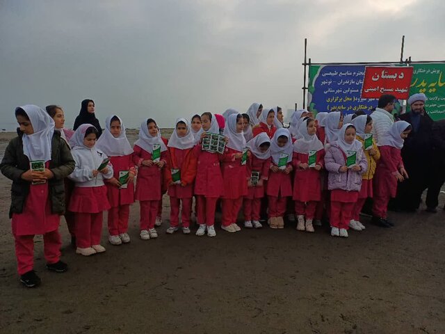 کسب مقام اول کشوری دانش آموزان در طرح نهالکاری «در سایه پدر»