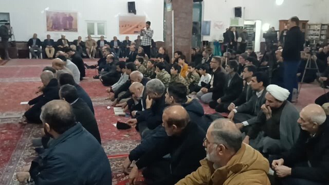 لزوم بیان اقدامات و پیشرفتهای نظام به مردم