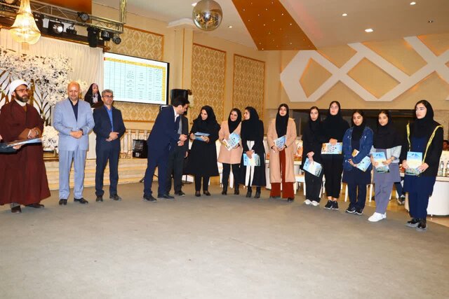 نخبگان مهارتی هنرستانهای شهرستان آمل تجلیل شدند