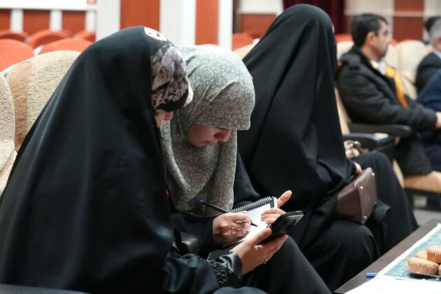 دو گروه دانشجویی با موضوع «تعطیلی کسبوکارها به دلیل پذیرش افراد کمحجاب» به مناظره پرداختند