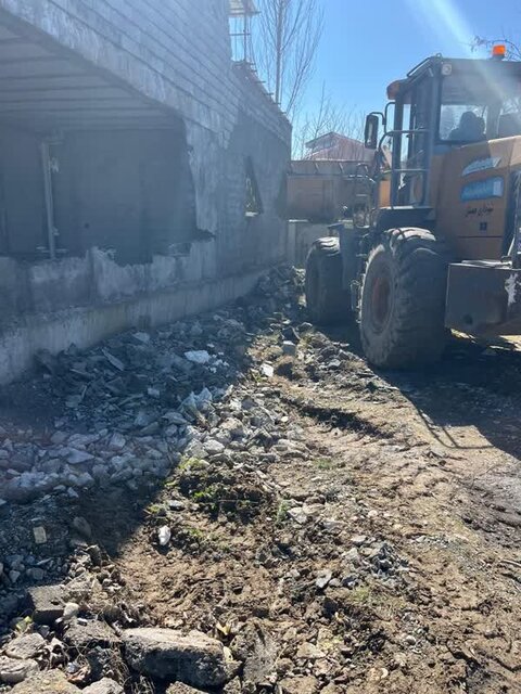 ۱۰  ویلای غیرمجاز روستای مرداب چمستان با ورود دستگاه قضایی تخریب شد