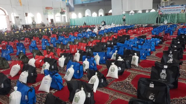 بستههای محبت «امام رئوف» از آمل راهی خانههای نیازمندان شد