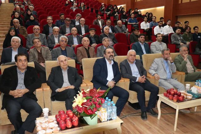 دانشجویان میهن پرستی را در خود تقویت کنند