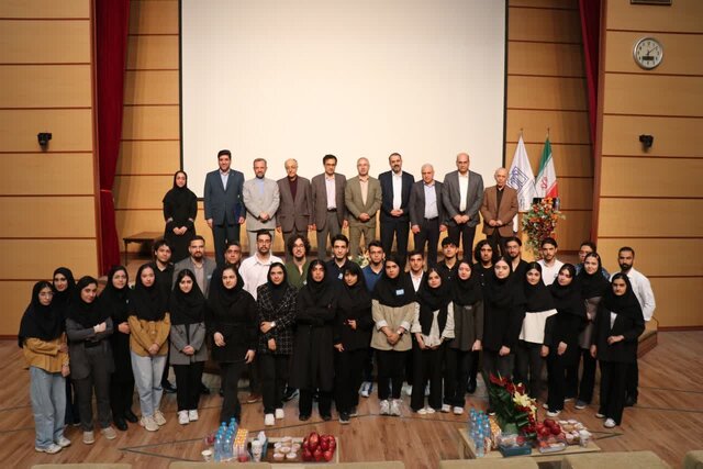 دانشجویان میهن پرستی را در خود تقویت کنند