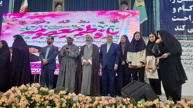 همایش ۲۰۰۰ نفری دختران آملی، طلایه‌داران نسل فاطمی برگزار شد