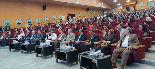 معلمان عامل همبستگی و ترویج کار جمعی است