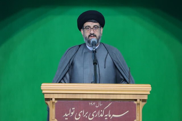 دشمن برای از بین بردن تمدن تلاش می‌کند