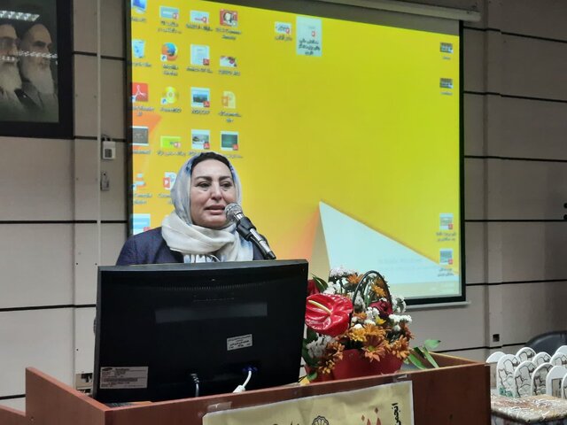 نیمی از مسئولیتهای استان برعهده زنان و جوانان باشد