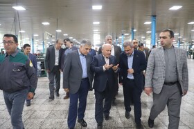 صنایع مادر به سمت استفاده از پنل‌های خورشیدی حرکت کنند