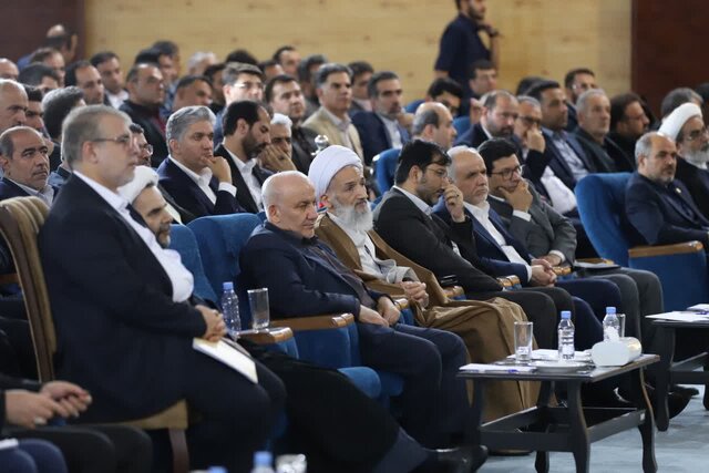 هر نهادی که نسبت بیشتری با انقلاب دارد باید بیشتر صیانت شود