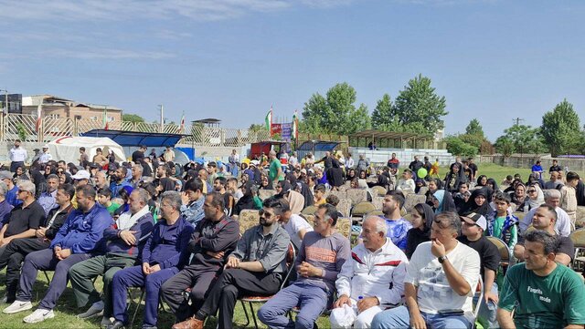 همایش بزرگ پیادهروی خانوادگی در چمستان برگزار شد