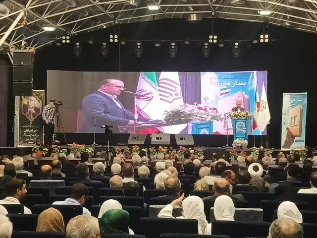 خیرین مدرسهساز، فرهنگ و تمدن ایران را میسازند