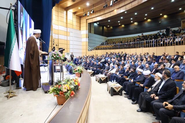 دانشگاهها باید در راستای ارزشهای انقلاب، امام و شهدا گام بردارند