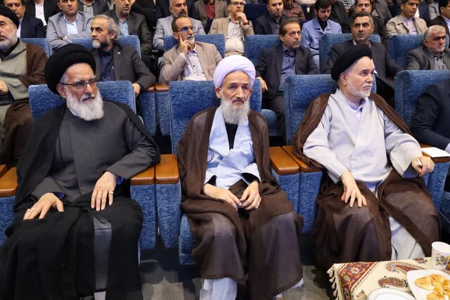 دانشگاهها باید در راستای ارزشهای انقلاب، امام و شهدا گام بردارند