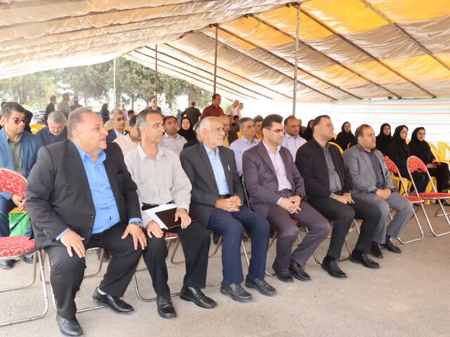 مرکز تحقیقات و آموزش کشاورزی و منابع طبیعی در معرفی ۸۰ رقم از محصولات باغی استان نقش مهمی دارد