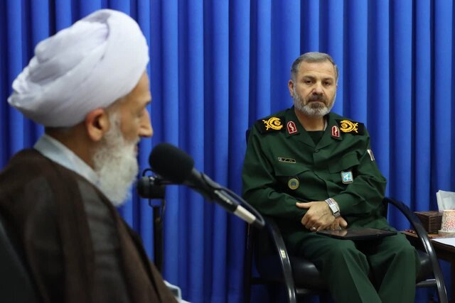 جهاد تبیین زمانی موثر است که رضایت عملی مردم جلب شود