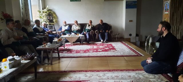 هدیه ویژه امام رئوف به خانوادههای شهدای آملی عزت و اقتدار