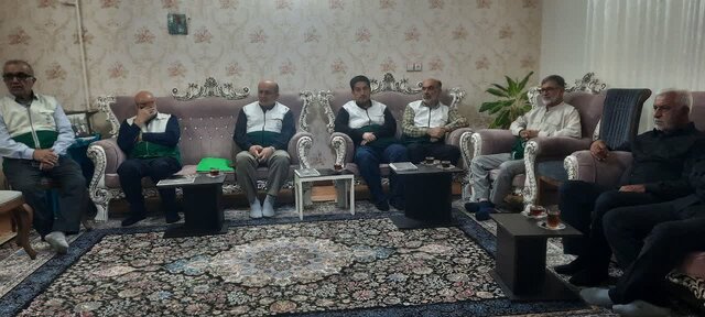 هدیه ویژه امام رئوف به خانوادههای شهدای آملی عزت و اقتدار