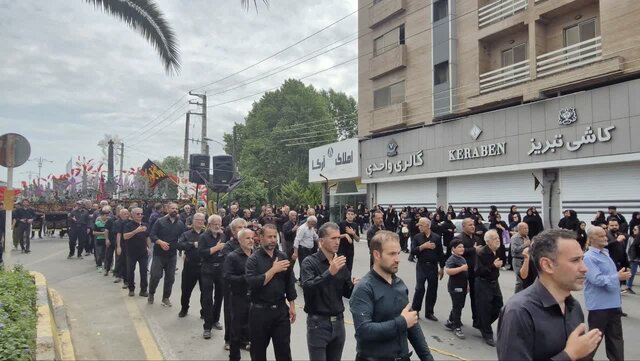 اقامه نماز ظهر عاشورا در نور؛ تجلی ارادت عزادارن به سیدالشهدا (ع)