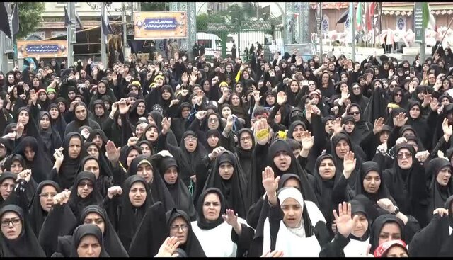 بانوان آملی در اجتماع زینبیون در حمایت از رهبر انقلاب کفن پوش شدند