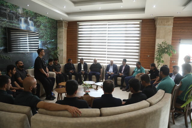 دیدار صمیمی مهدی تاج با اعضای تیم ملی فوتبال نابینایان کشور