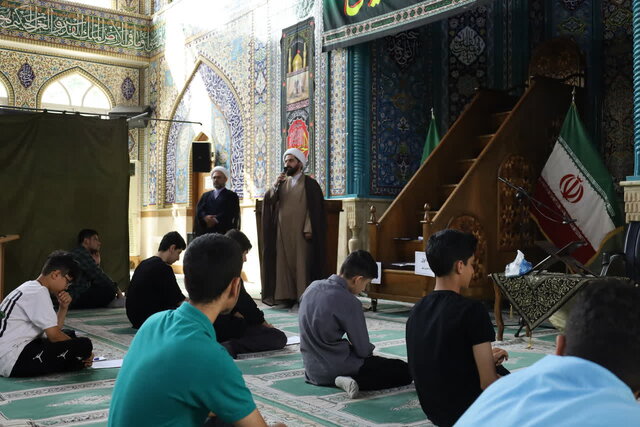 حوزههای علمیه تنها مسیر تربیت پیشگامان نجات بشریت هستند