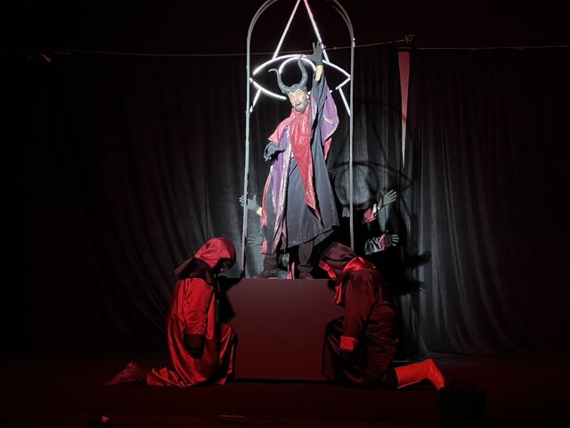 نمایشی از جنس ایمان؛ «سرجون» روی صحنه ساری رفت