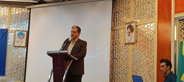 خبرنگاران و ‌مسئولان در توسعه کشور مکمل یکدیگرند