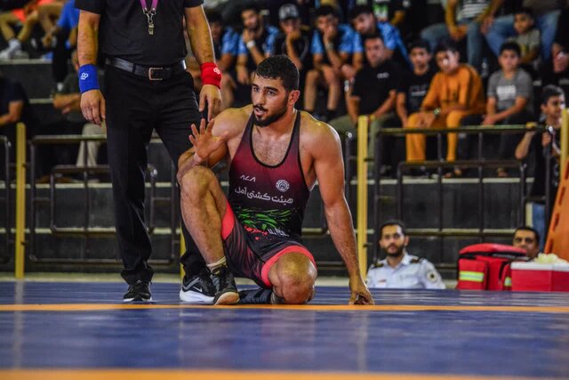 تیم ناوان هیئت کشتی آمل قهرمان لیگ دسته یک کشتی آزاد باشگاه های کشور شد